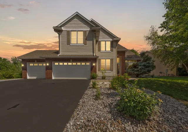 1st image of 1517 Covington Ln, Saint Paul, MN 55122 | MLS# 7112445