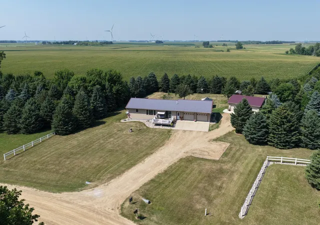 Photo 4 of Single family home for sale at 1544 Dickson Dr, Hendricks, MN 56136 | MLS# 7112447 | Listing updated on 2026-07-21