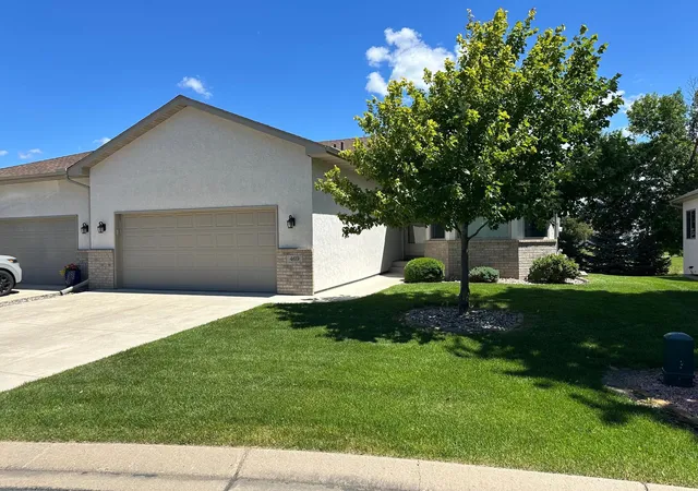 2nd image of 469 Roundhouse St, Shakopee, MN 55379 | MLS# 7112473