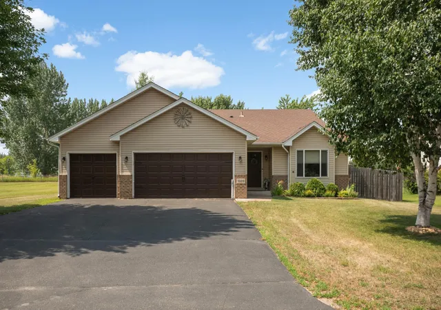 1st image of 1320 Honeysuckle Ln Se, Cambridge, MN 55008 | MLS# 7112495