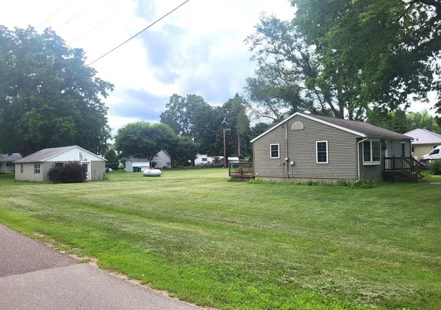 Photo 2 of Single family home for sale at 315 Cedar St, Pepin, WI 54759 | MLS# 7112507 | Listing updated on 2026-09-02