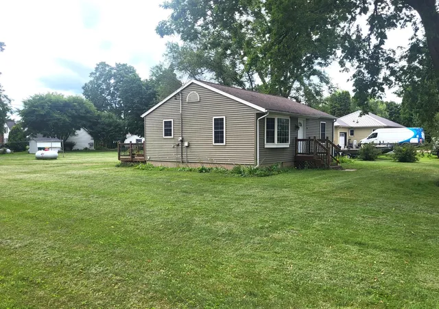 Photo 3 of Single family home for sale at 315 Cedar St, Pepin, WI 54759 | MLS# 7112507 | Listing updated on 2026-09-02