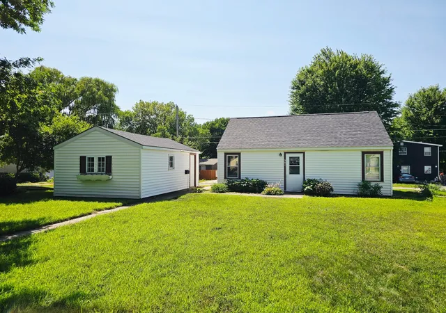 Photo 1 of Single family home for sale at 301 S 12th Street, Montevideo, MN 56265 | MLS# 7112527 | Listing updated on 2026-08-27