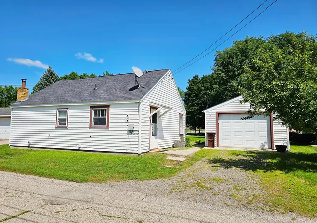 Photo 3 of Single family home for sale at 301 S 12th Street, Montevideo, MN 56265 | MLS# 7112527 | Listing updated on 2026-08-27