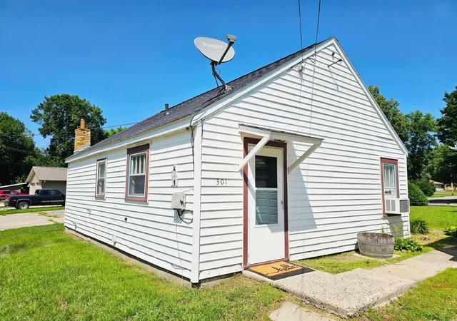 Photo 3 of Single family home for sale at 301 S 12th Street, Montevideo, MN 56265 | MLS# 7112527 | Listing updated on 2026-08-27