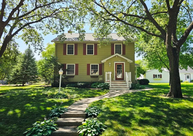 Photo 1 of Single family home for sale at 307 S 12th Street, Montevideo, MN 56265 | MLS# 7112543 | Listing updated on 2026-08-07