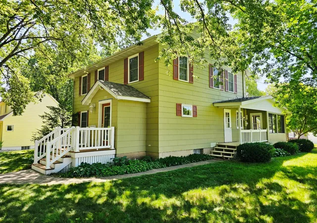 Photo 3 of Single family home for sale at 307 S 12th Street, Montevideo, MN 56265 | MLS# 7112543 | Listing updated on 2026-08-07