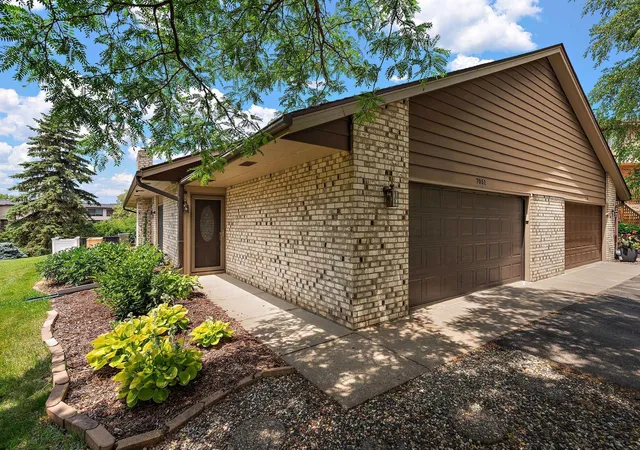 Photo 1 of Townhouse for sale at 7051 Robinwood Trl, Saint Paul, MN 55125 | MLS# 7112556 | Listing updated on 2026-09-04
