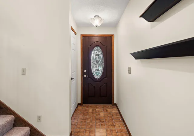 Photo 3 of Townhouse for sale at 7051 Robinwood Trl, Saint Paul, MN 55125 | MLS# 7112556 | Listing updated on 2026-09-04