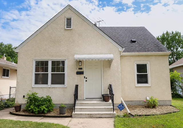 Photo 1 of Sale Pending at 1874 Hawthorne Ave E, Saint Paul, MN 55119 | MLS# 7112563 | Listing updated on 2026-10-15