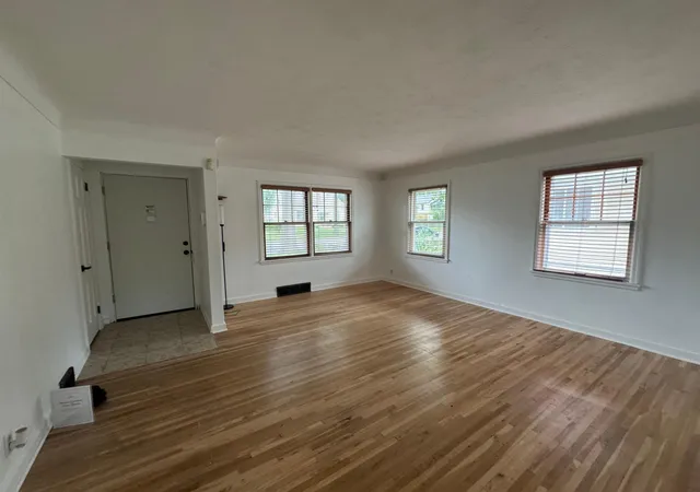 Photo 3 of Sale Pending at 1874 Hawthorne Ave E, Saint Paul, MN 55119 | MLS# 7112563 | Listing updated on 2026-10-15