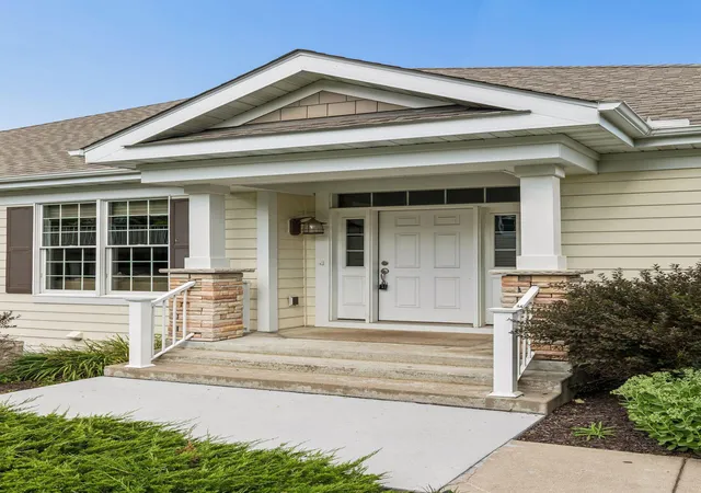 3rd image of 1452 Steeplechase Ln, Eagan, MN 55122 | MLS# 7112576