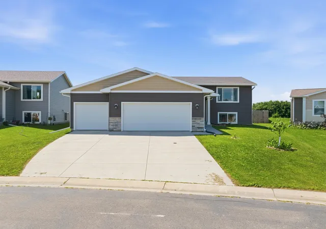 Photo 3 of Single family home for sale at 59 Southfork Pl Se, Kasson, MN 55944 | MLS# 7112583 | Listing updated on 2026-08-19