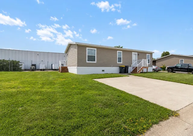 Photo 1 of Single family home for sale at 2095 Lancelot Ln, North Mankato, MN 56003 | MLS# 7112584 | Listing updated on 2026-07-24