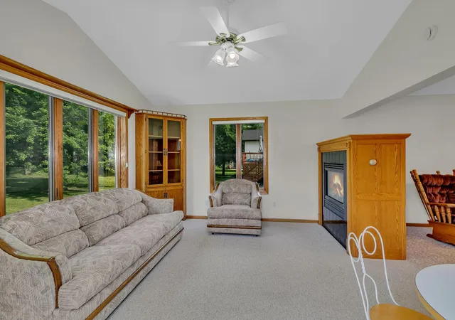Photo 4 of Townhouse for sale at 703 2nd Avenue NE, Melrose, MN 56352 | MLS# 7112591 | Listing updated on 2026-09-27