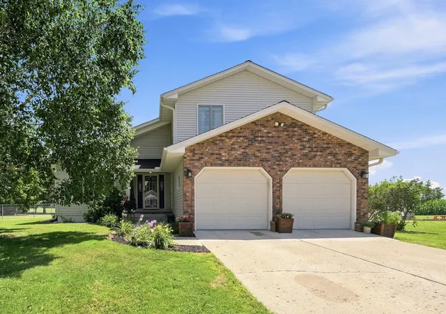 Single family home for sale at 510 Circle Ln, Arlington, MN 55307 | MLS# 7112597