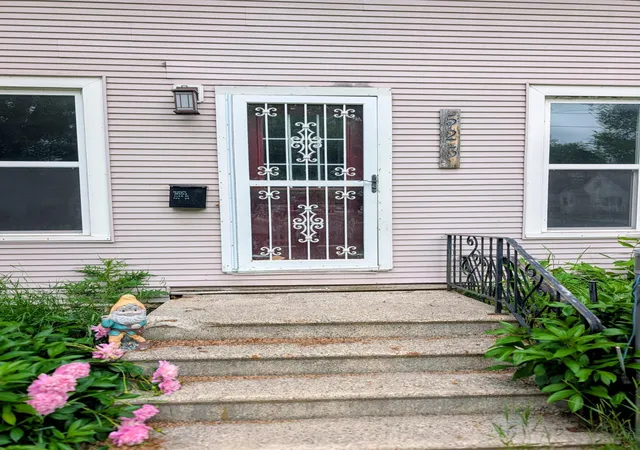 Photo 3 of Single family home for sale at 523 11th Street N, Moorhead, MN 56560 | MLS# 7112629 | Listing updated on 2026-09-13