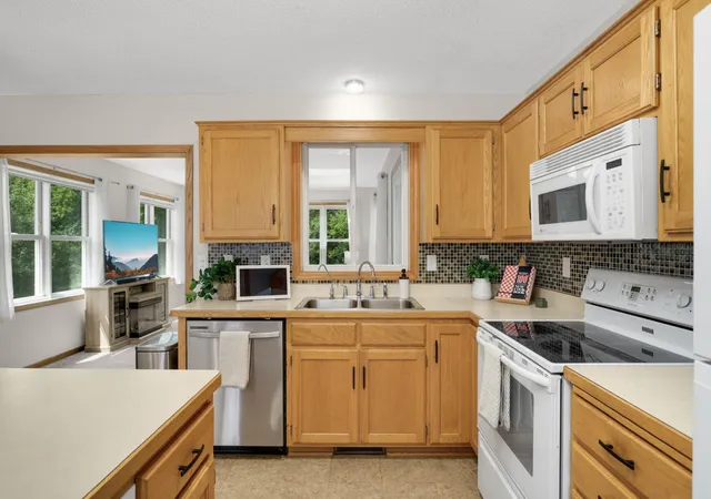 2nd image of 5388 367Th Ct, North Branch, MN 55056 | MLS# 7112631