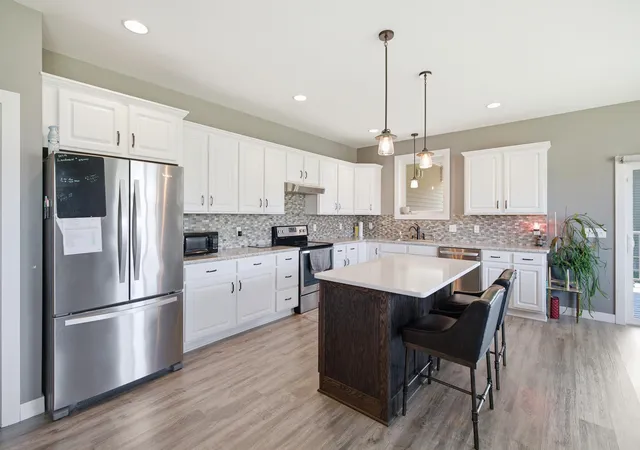 Photo 2 of Single family home for sale at 820 Fieldcrest Dr, Mankato, MN 56001 | MLS# 7112632 | Listing updated on 2026-09-22