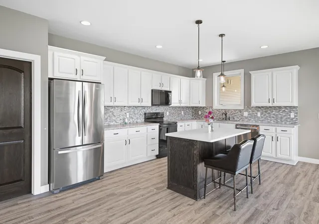 Photo 2 of Single family home for sale at 820 Fieldcrest Dr, Mankato, MN 56001 | MLS# 7112632 | Listing updated on 2026-09-25