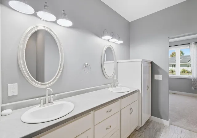 Photo 3 of Single family home for sale at 820 Fieldcrest Dr, Mankato, MN 56001 | MLS# 7112632 | Listing updated on 2026-09-25