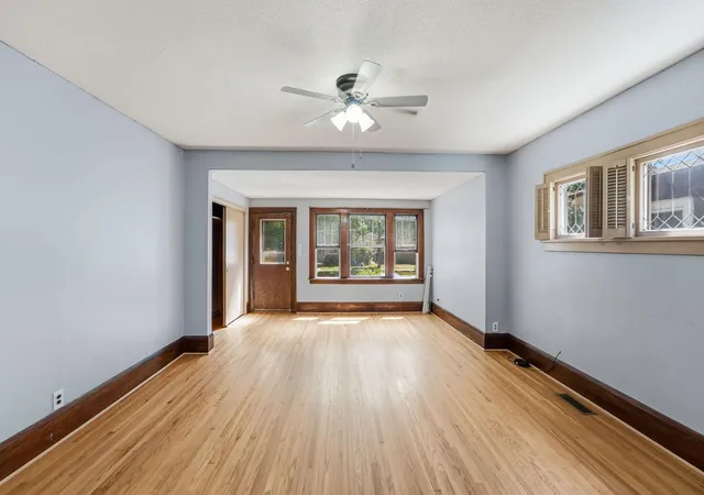 Photo 3 of House for sale at 1521 Garfield Ct, Saint Cloud, MN 56301 | MLS# 7112660 | Listing updated on 2026-09-16
