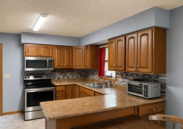 Photo 4 of Sale Pending at 2208 Darling Ave E, Alexandria, MN 56308 | MLS# 7112674 | Listing updated on 2026-09-23
