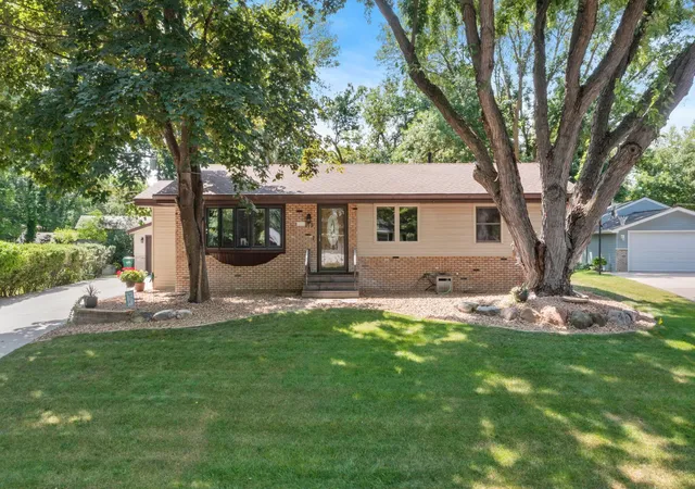 1st image of 119 Oak Ave Sw, Saint Michael, MN 55376 | MLS# 7112682