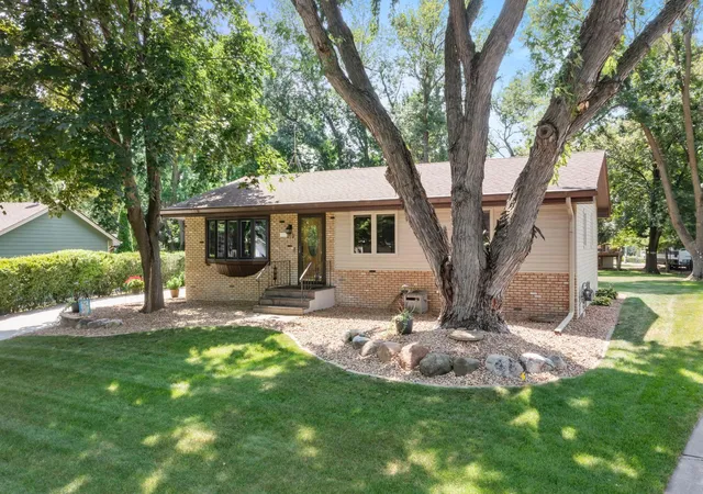 2nd image of 119 Oak Ave Sw, Saint Michael, MN 55376 | MLS# 7112682