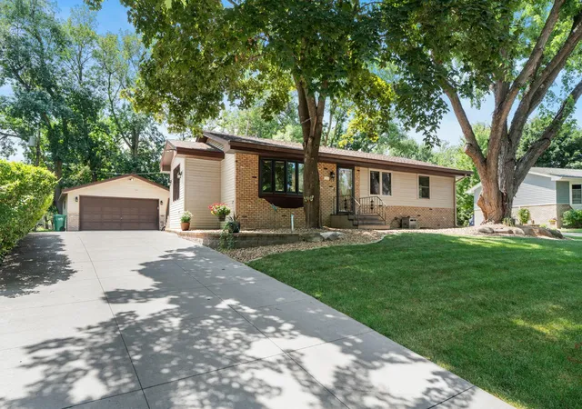 3rd image of 119 Oak Ave Sw, Saint Michael, MN 55376 | MLS# 7112682