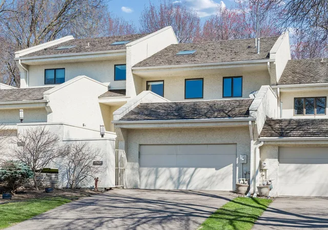 Photo 1 of Single family home for sale at 11620 Vista Dr, Hopkins, MN 55343 | MLS# 7112695 | Listing updated on 2026-08-29