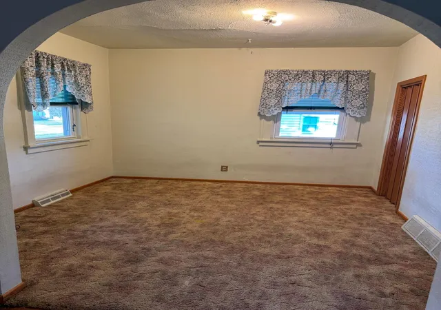 Photo 4 of Single family home for sale at 1409 6th Avenue NW, Austin, MN 55912 | MLS# 7112712 | Listing updated on 2026-09-14