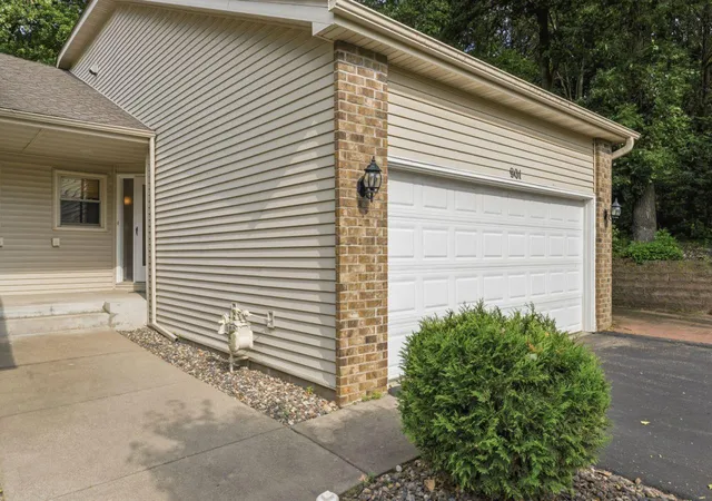 Photo 2 of Single family home for sale at 901 Oakwood Hts Cir #7, Saint Paul, MN 55123 | MLS# 7112714 | Listing updated on 2026-08-19