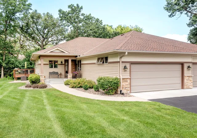 Photo 1 of Single family home for sale at 2621 Cardinal Ct, Saint Paul, MN 55109 | MLS# 7112718 | Listing updated on 2026-08-27