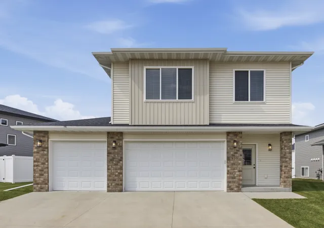 Photo 1 of Single family home for sale at 810 Albert Dr W, West Fargo, ND 58078 | MLS# 7112723 | Listing updated on 2026-09-24