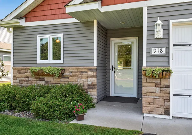 Photo 3 of Single family home for sale at 918 Gable St, Taylors Falls, MN 55084 | MLS# 7112748 | Listing updated on 2026-09-01