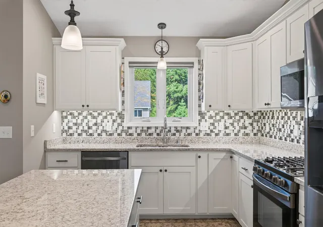 Photo 4 of Single family home for sale at 918 Gable St, Taylors Falls, MN 55084 | MLS# 7112748 | Listing updated on 2026-09-01