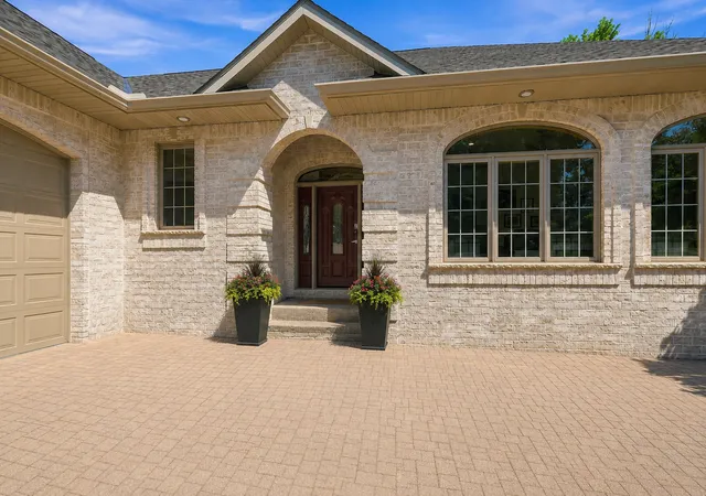 Photo 2 of Sale Pending at 1084 Parkview Ln, Victoria, MN 55386 | MLS# 7112756 | Listing updated on 2026-09-01
