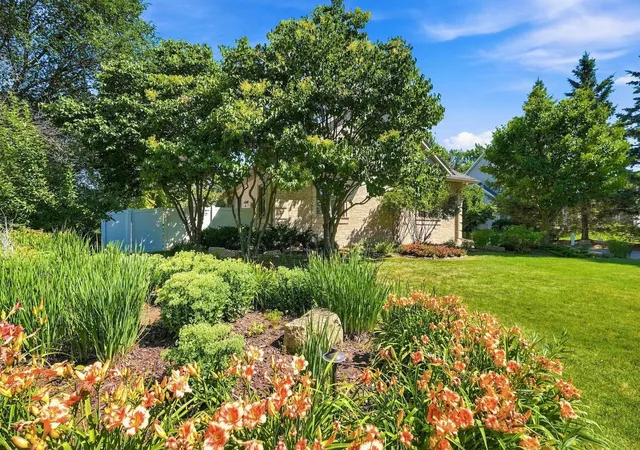 Photo 3 of Sale Pending at 1084 Parkview Ln, Victoria, MN 55386 | MLS# 7112756 | Listing updated on 2026-09-01
