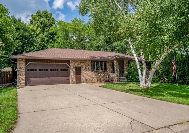 Photo 1 of Sale Pending at 905 Johanna Ave, Willmar, MN 56201 | MLS# 7112776 | Listing updated on 2026-08-15