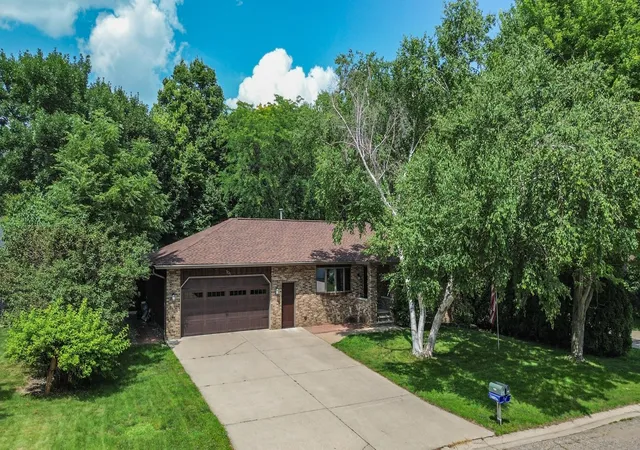 Photo 2 of Sale Pending at 905 Johanna Ave, Willmar, MN 56201 | MLS# 7112776 | Listing updated on 2026-08-15