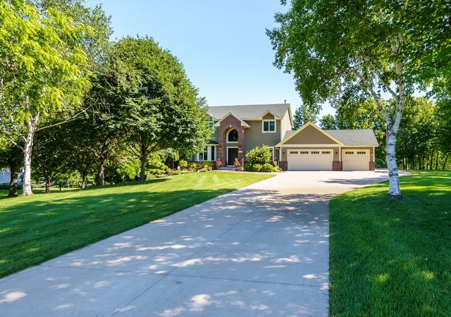 2nd image of 2841 Imperial Ave N, Lake Elmo, MN 55042 | MLS# 7112797