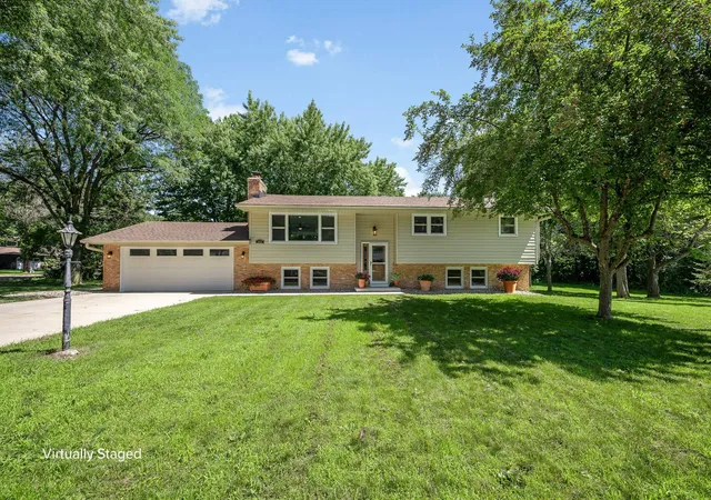 Photo 1 of Single family home for sale at 300 Viking Dr, Mankato, MN 56001 | MLS# 7112800 | Listing updated on 2026-09-19