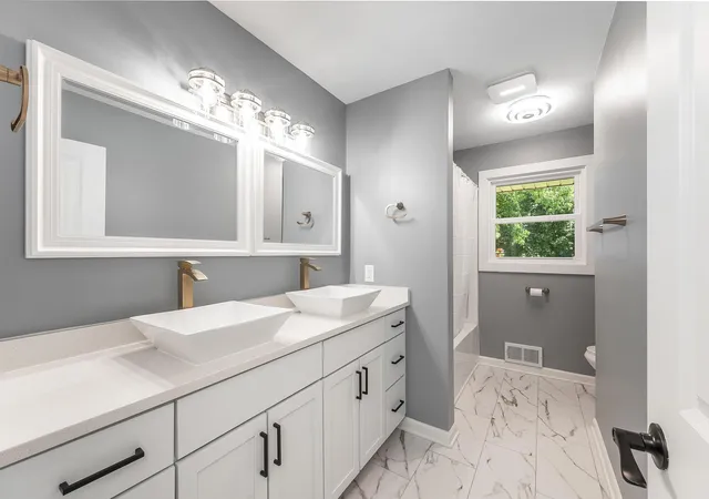 Photo 3 of Single family home for sale at 300 Viking Dr, Mankato, MN 56001 | MLS# 7112800 | Listing updated on 2026-09-19