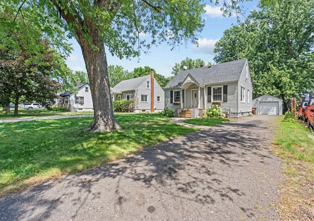 Photo 3 of Single family home for sale at 1752 Flandrau St, Saint Paul, MN 55109 | MLS# 7112805 | Listing updated on 2026-07-21