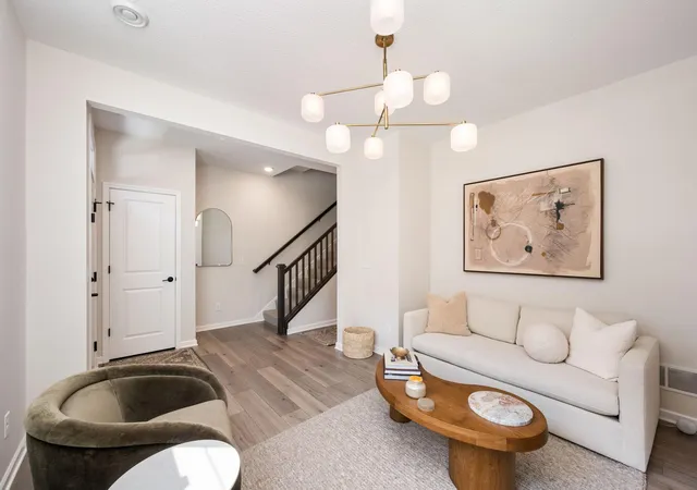 Photo 3 of Sale Pending at 905 Woodlawn Ave, Saint Paul, MN 55116 | MLS# 7112810 | Listing updated on 2026-08-10