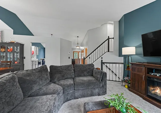 4th image of 240 Woodridge Ln, Circle Pines, MN 55014 | MLS# 7112823