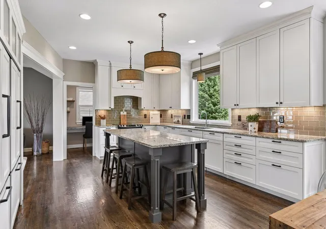 4th image of 9113 Sunnyvale Dr, Chanhassen, MN 55317 | MLS# 7112830