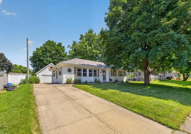 Photo 1 of Single family home for sale at 1912 2nd Avenue Sw, Austin, MN 55912 | MLS# 7112832 | Listing updated on 2026-09-01