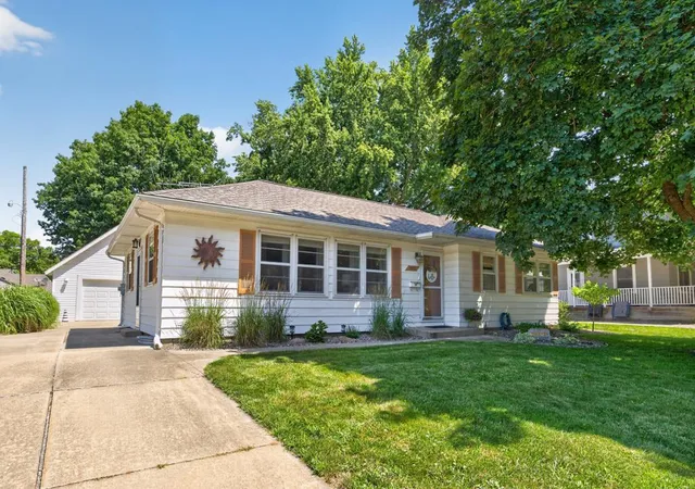 Photo 3 of Single family home for sale at 1912 2nd Avenue Sw, Austin, MN 55912 | MLS# 7112832 | Listing updated on 2026-09-01